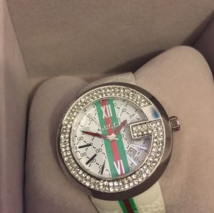 Gucci men's watches, Authenticity guarantee 100%Original.(Used like new)